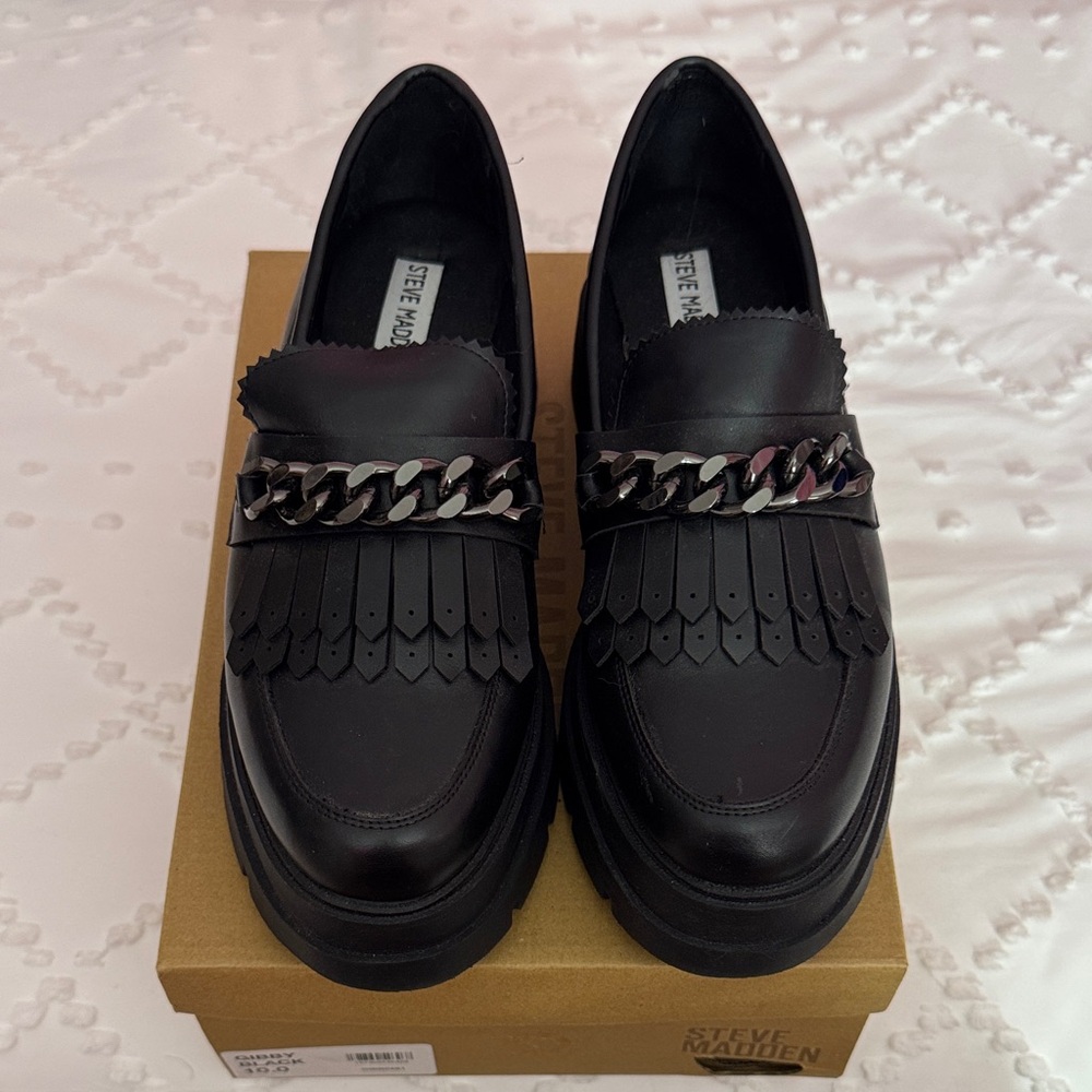 Steve Madden Black Loafers with Fringe and Chain